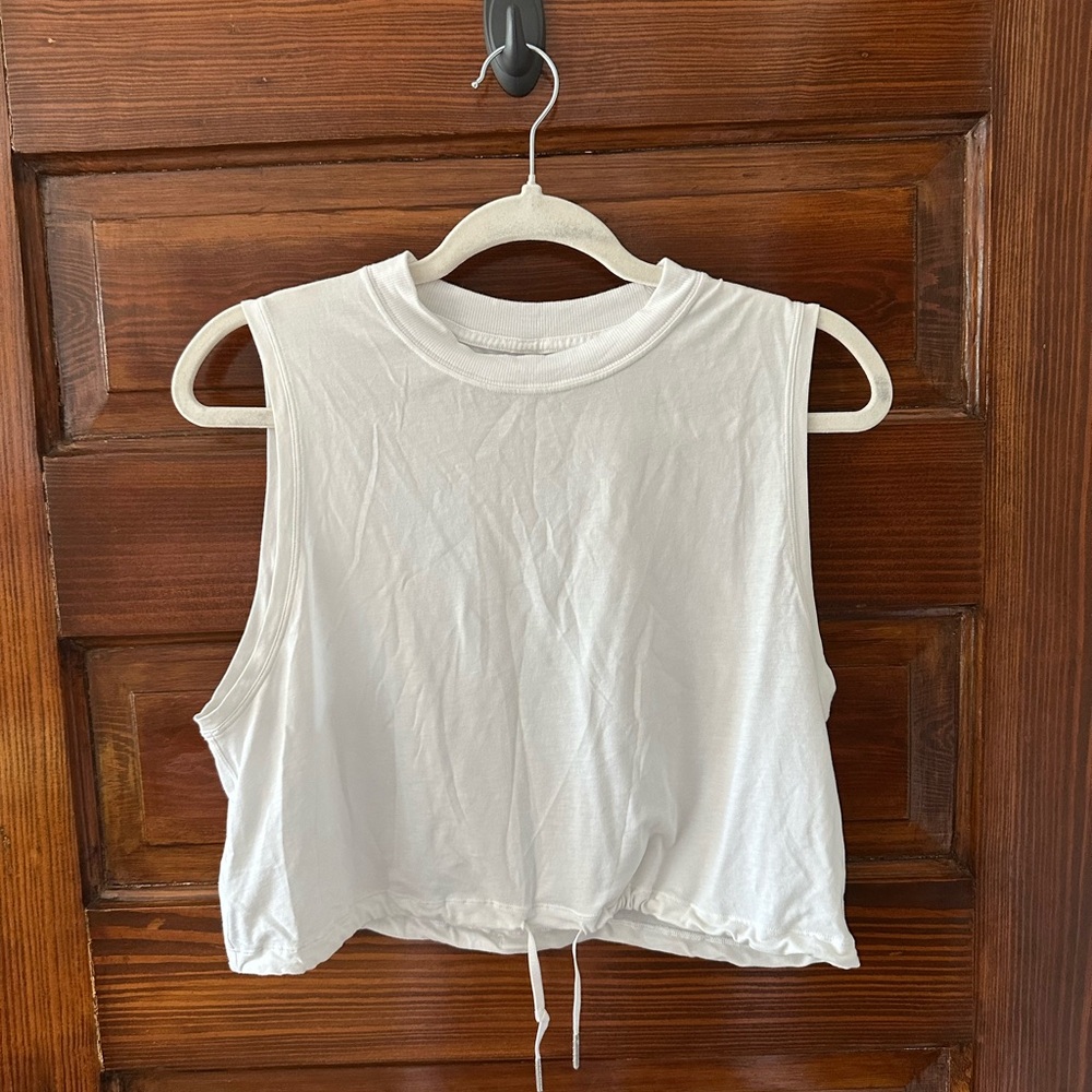 Lululemon Athletica Crop Top with drawstring in White with Breathable Fabric